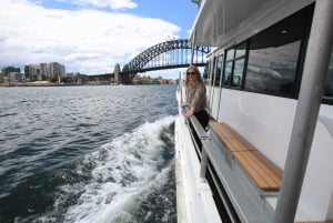 Sydney: Morning or Afternoon Harbour Sightseeing Cruise
