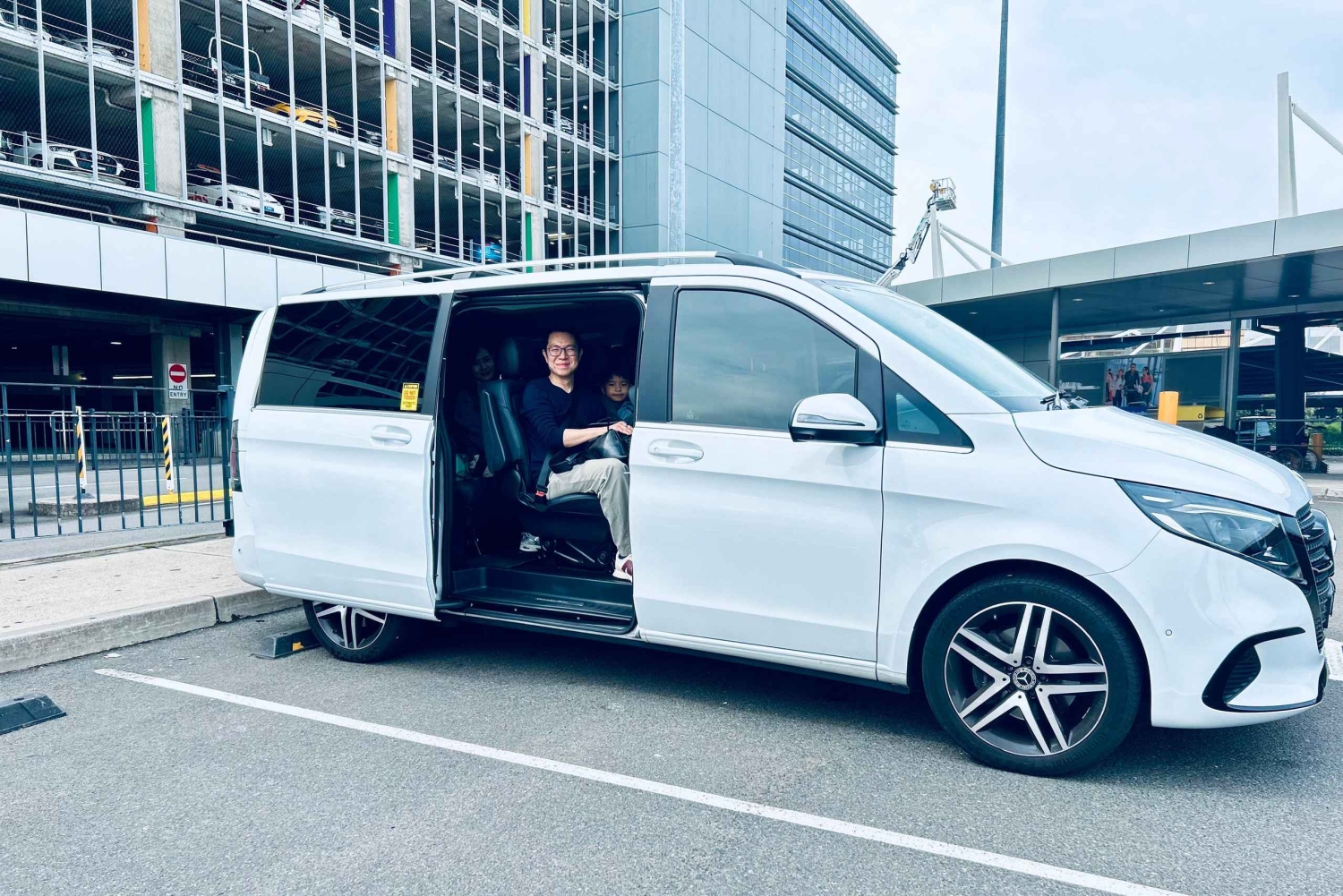 Sydney: Privater Flughafentransfer mit Chauffeur und Tagestour