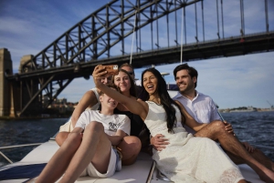 Sydney: Private Harbour Cruise for Vivid Festival Lights