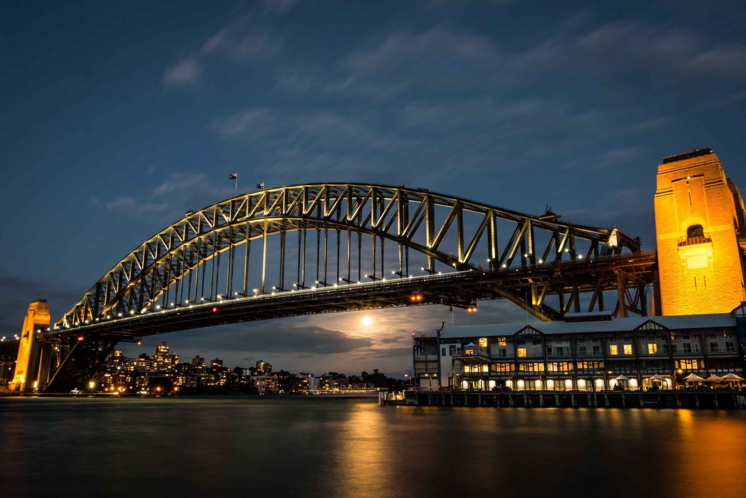 Sydney: Private Night Cruise with Wine