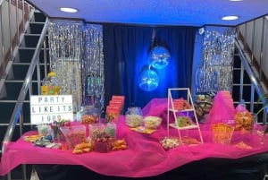 Sydney: Retro partycruise i Sydneys havn med snacks