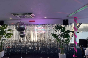 Sydney: Retro partycruise i Sydneys havn med snacks