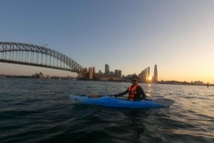 Sydney: Sunset Kayak - Opera & Harbour Bridge Tour (5p. max)