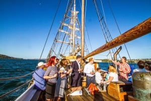 Sydney: Tall Ship Harbor Rejs z kolacją o zmierzchu