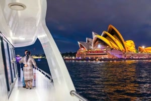 Sydney: Vivid Sydney Harbour Dinner Cruise with Drinks