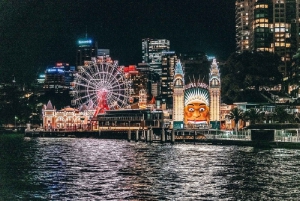 Sydney: Vivid Sydney Harbour Dinner Cruise with Drinks