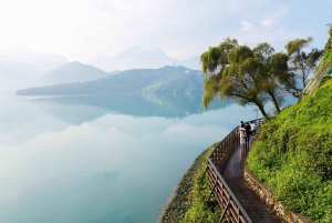 🛥️ Privat 1 dag Sun Moon Lake Escape-tur från Taipei