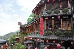 Group Tour of Yehliu, Jiufen, and Pingxi