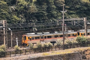 From Taipei: Private Sandiaoling & Makang Day Trip