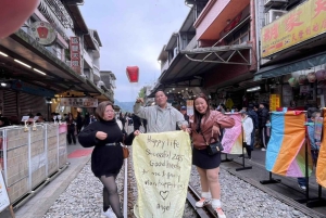 From Taipei: Shifen, Jiufen, and Yehliu Geopark Day Tour