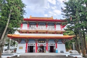 Från Taipei: Sun Moon Lake, tempel och tefabrik – dagsutflykt