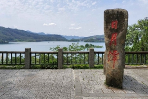 Från Taipei: Sun Moon Lake, tempel och tefabrik – dagsutflykt