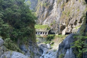 From Taipei: Taroko Gorge Day Tour by Train