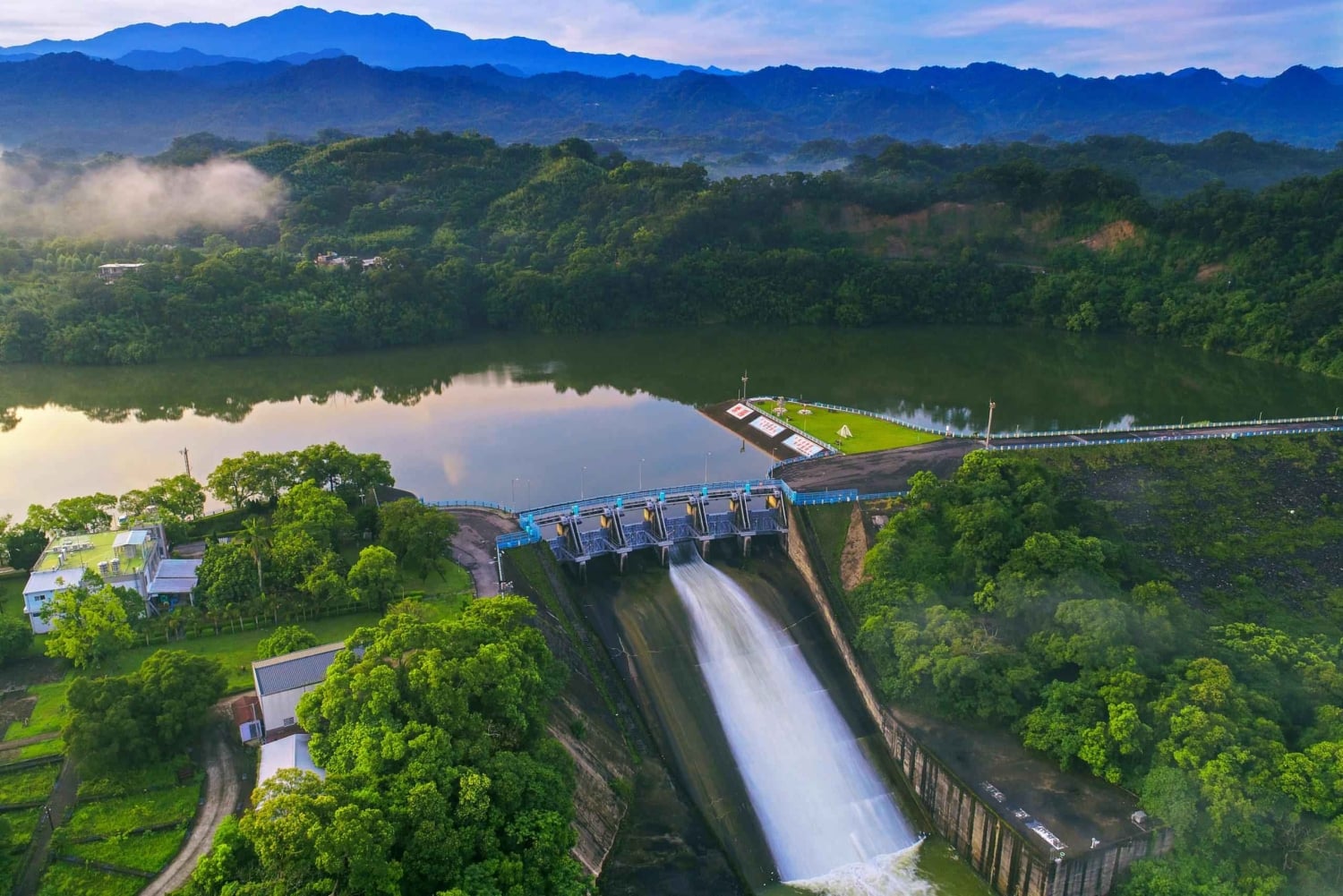 From Taipei: Water Activities Day Tour with Night Market