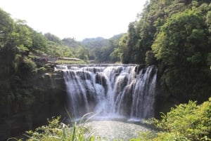 Taipei: Jiufen and Shihfen Half Day Tour