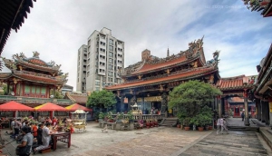 Longshan Temple