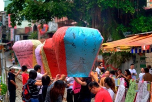 New Taipei: Pingxi Sky Lantern Festival Experience in Shifen