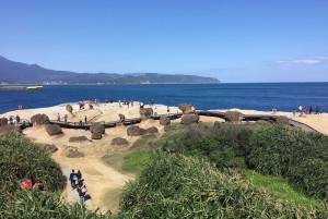 From Taipei: Yehliu Geopark and Keelung Harbor Guided Tour