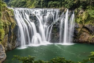 Taipei: Jiufen,Shifen & Houtong Cat Village Private Day Tour