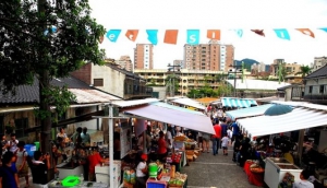Simple Market
