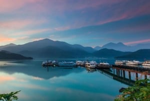 De Taichung: Viagem de 1 dia com guia para o Lago Sun Moon e Qingjing