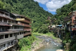 Taipei: 8 horas de tour particular em Wulai com Benz Vito