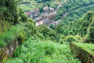 Taipei: 8 horas de tour particular em Wulai com Benz Vito