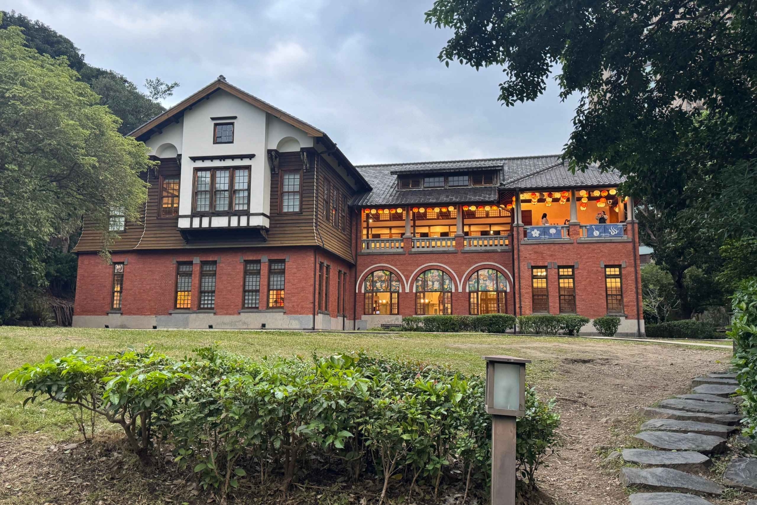 Taipei: Beitou Hot Springs and Heritage Walking Tour