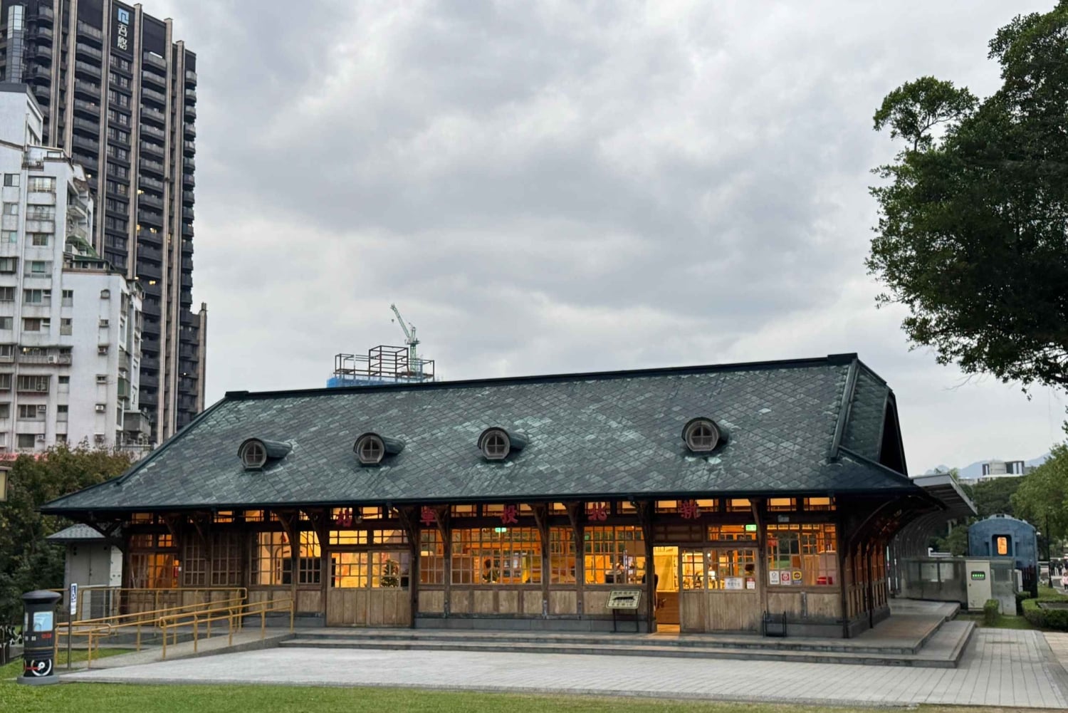 Taipei: Beitou Hot Springs and Heritage Walking Tour