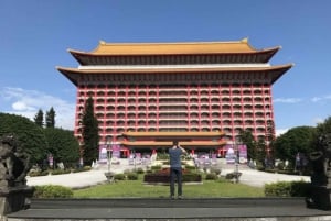 Taipei: City Highlights Private Sightseeing Tour with Guide