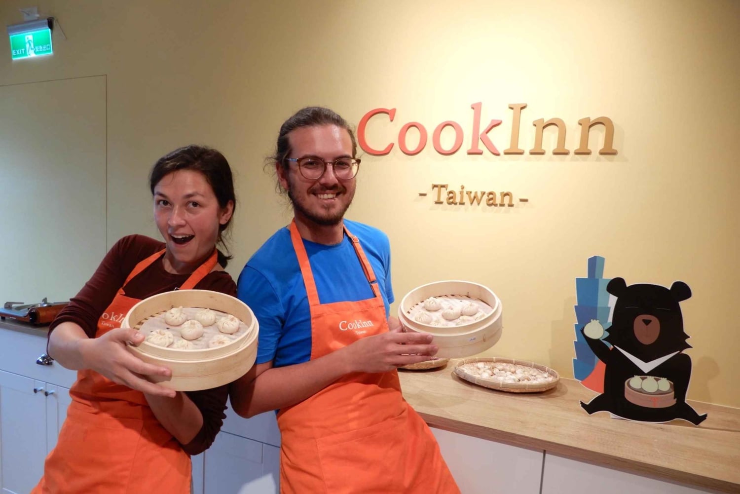 Taipei: Dumplings (XiaoLongBao) & Beef Noodles Cooking Class