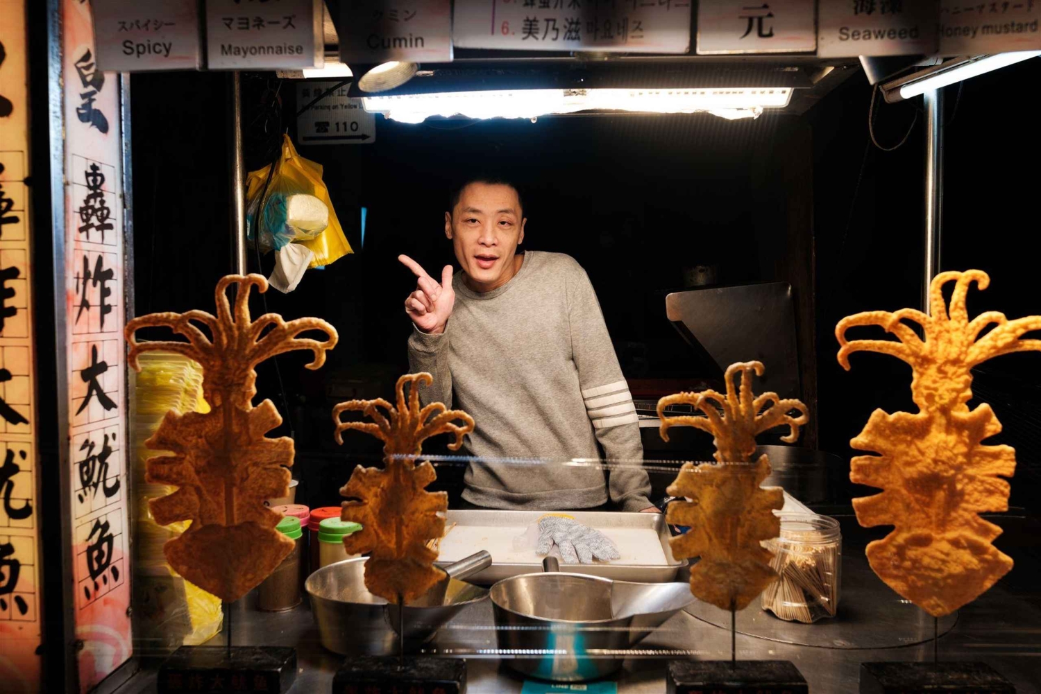 Taipei: Food Tour with Locals & 16+ Flavors (Small Group)