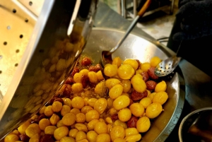 Taipei: Food Tour with Locals & 16+ Flavors (Small Group)