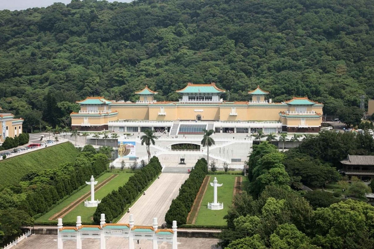 Taipei: National Palace & Shung Ye Aborigines Museums Ticket