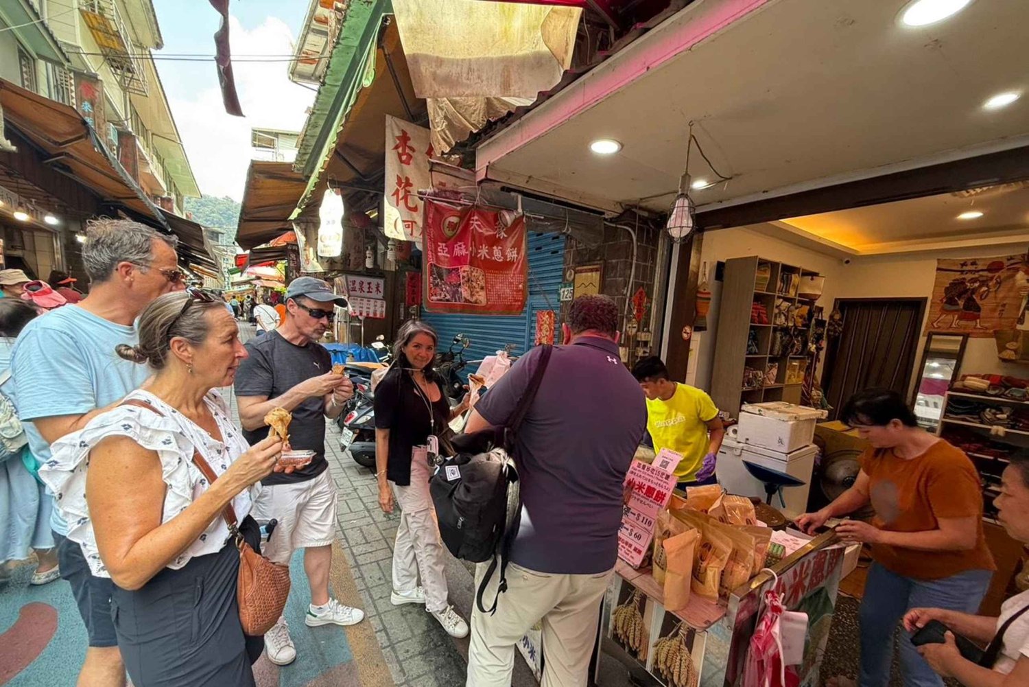 Taipei: Neidong Forest, Luxury Hot Spring & Bitan Boat Ride