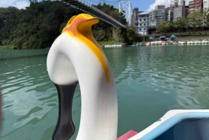 Taipei: Neidong Forest, Luxury Hot Spring & Bitan Boat Ride