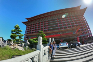 Taipei: Private Day Tour by Car
