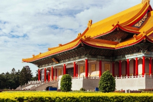 Taipei: Private Tour with Locals – Highlights & Hidden Gems