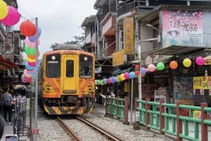 Depuis Taipei : Excursion d'une journée à Shifen, Jiufen et au géoparc de Yehliu