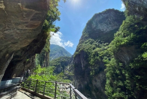 From Taipei: Taroko Gorge Day Tour by Train