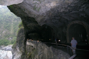 From Taipei: Taroko Gorge Day Tour by Train