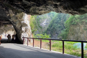 From Taipei: Taroko Gorge Day Tour by Train
