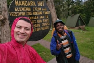 #1. Beste Kilimanjaro Tageswanderung Marangu Route-ISMANI TOURS