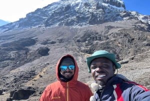 #1. Melhor excursão de caminhada de um dia no Kilimanjaro - Rota Machame - ISMANI