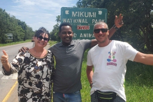 ダルエスサラームからミクミN.パークへの3日間のキャンプサファリ