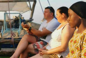 3-godzinny rejs dau o zachodzie słońca na Zanzibarze