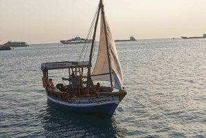 3-godzinny rejs dau o zachodzie słońca na Zanzibarze