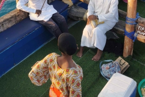 3-godzinny rejs dau o zachodzie słońca na Zanzibarze