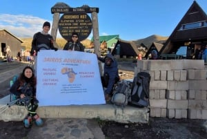 6 jours d'ascension du Kilimandjaro par la voie Marangu avec refuges
