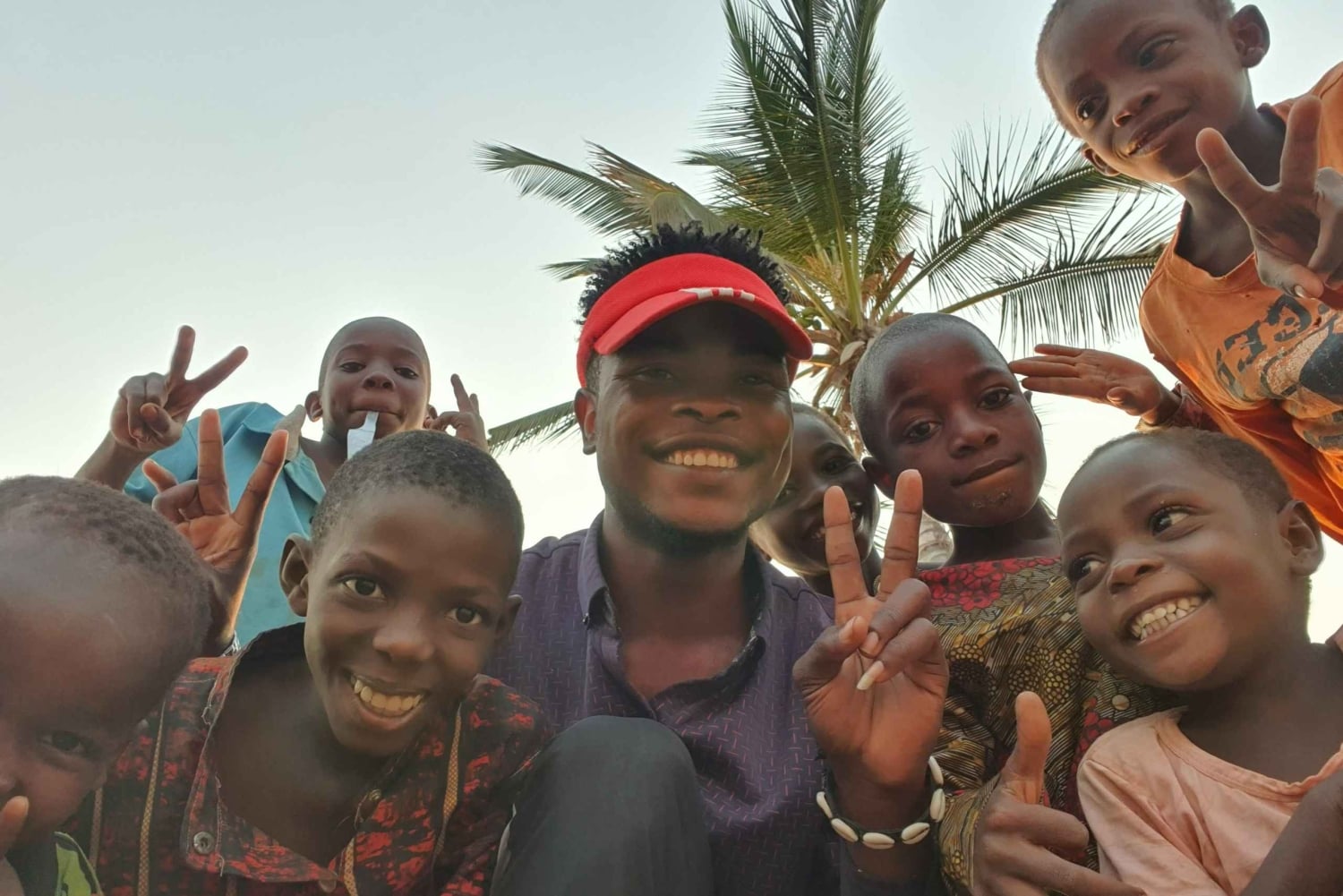 7 jours de trekking dans les parcs nationaux de Gombe et de Mahale et visites locales